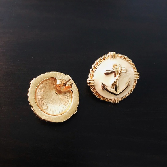 Vintage Avon Nautical Cream Enamel Earrings - Picture 4 of 5